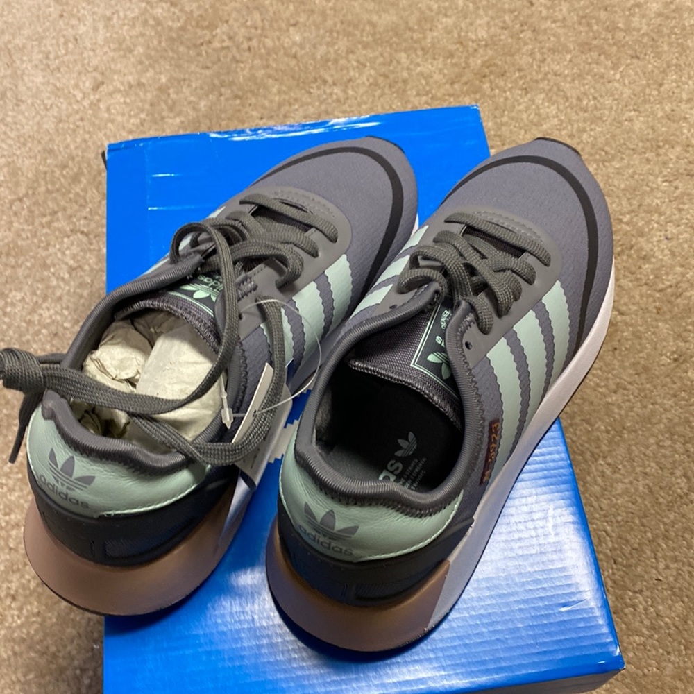 Women’s adidas shoes - new!